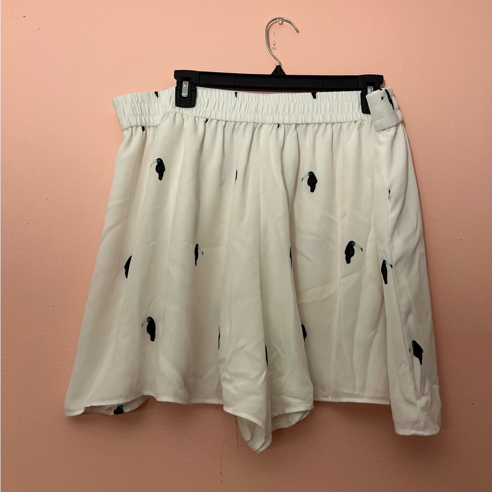 LOFT White and Black Patterned Women Shorts - Picture 4 of 5
